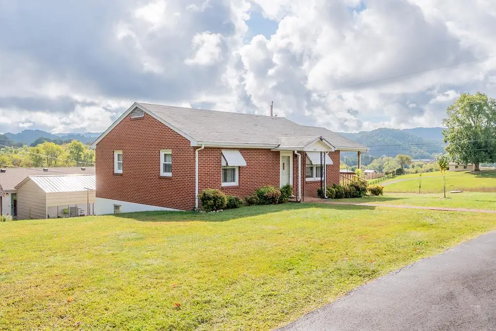 721 Mclyntre PL, Marion, VA 24354 - Image #1