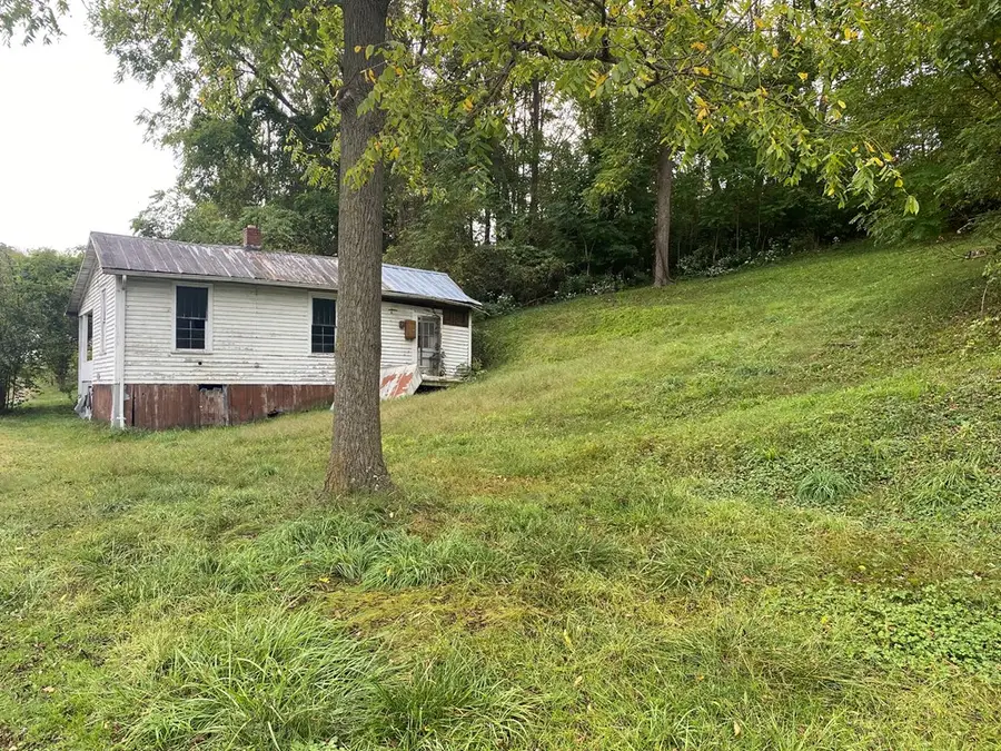 544 Church St, Marion, VA 24354 - Image #3