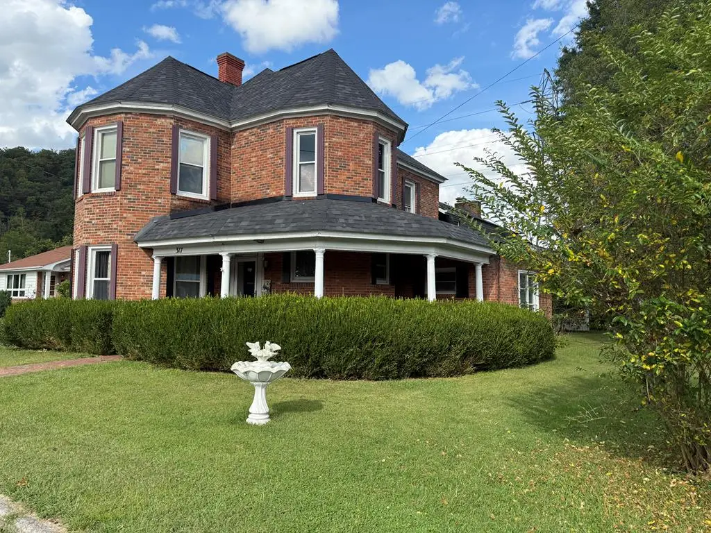 317 Fairfax Avenue, Richlands, VA 24641 - Image #1