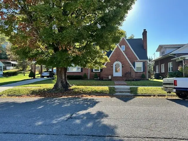 309 Lee St, Richlands, VA 24641 - #3