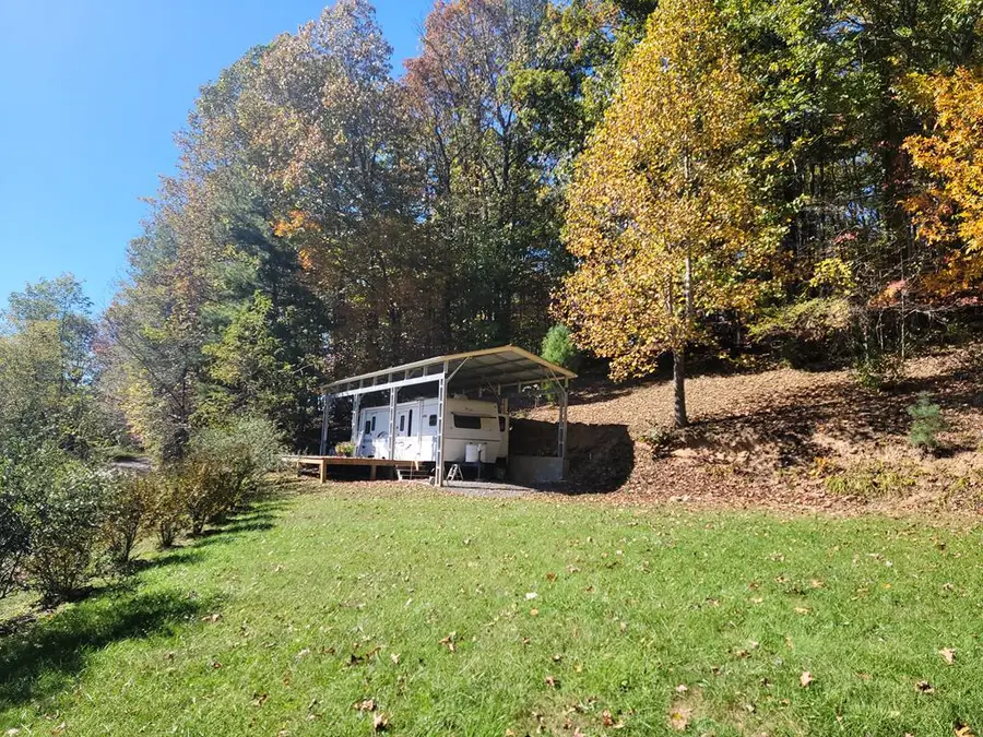 336 Arrowhead Drive, Fries, VA 24330 - Image #3