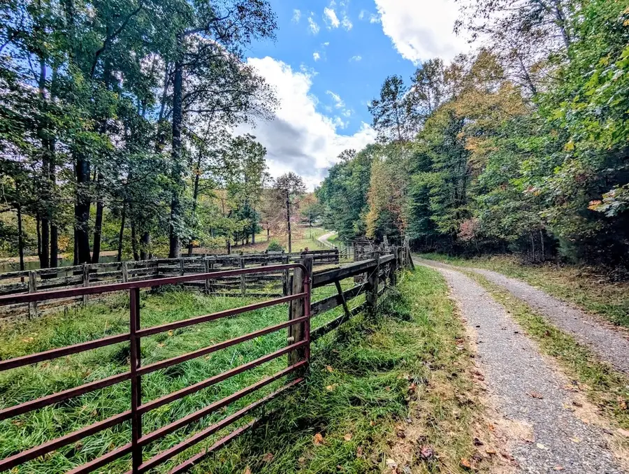 173 Hubbard Rd, Willis, VA 24380 - Image #2