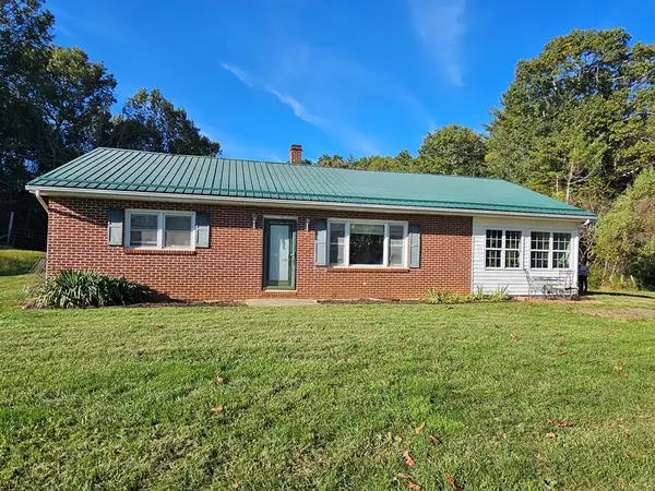 213 Beaver Stone Ln, Independence, VA 24348