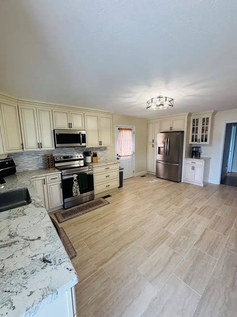 9430 Spring Valley Rd, Fries, VA 24330 - Image #2