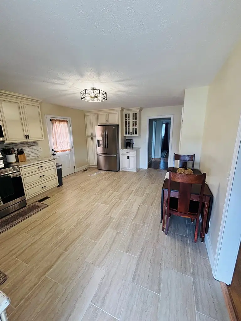 9430 Spring Valley Rd, Fries, VA 24330 - Image #3