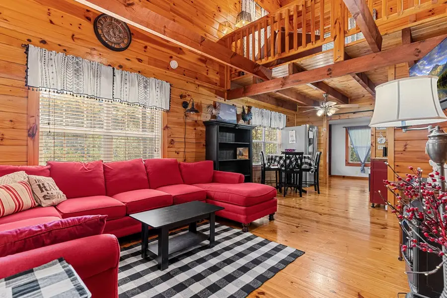 296 Live Oak Ln, Galax, VA 24333 - Image #2