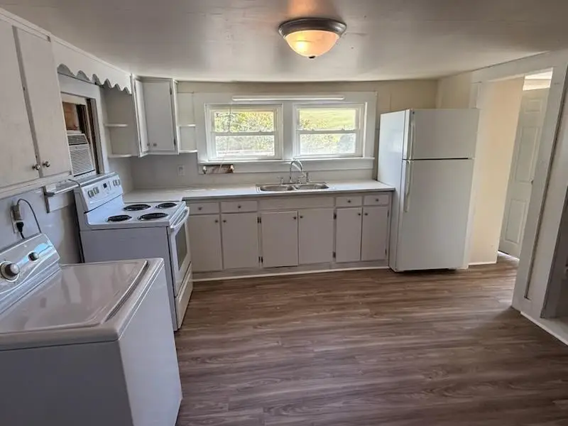 113 Split Oak Ln, Galax, VA 24333 - Image #3