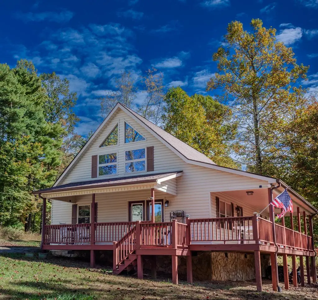 450 Rhododendron Ln, Fancy Gap, VA 24328 - Image #1