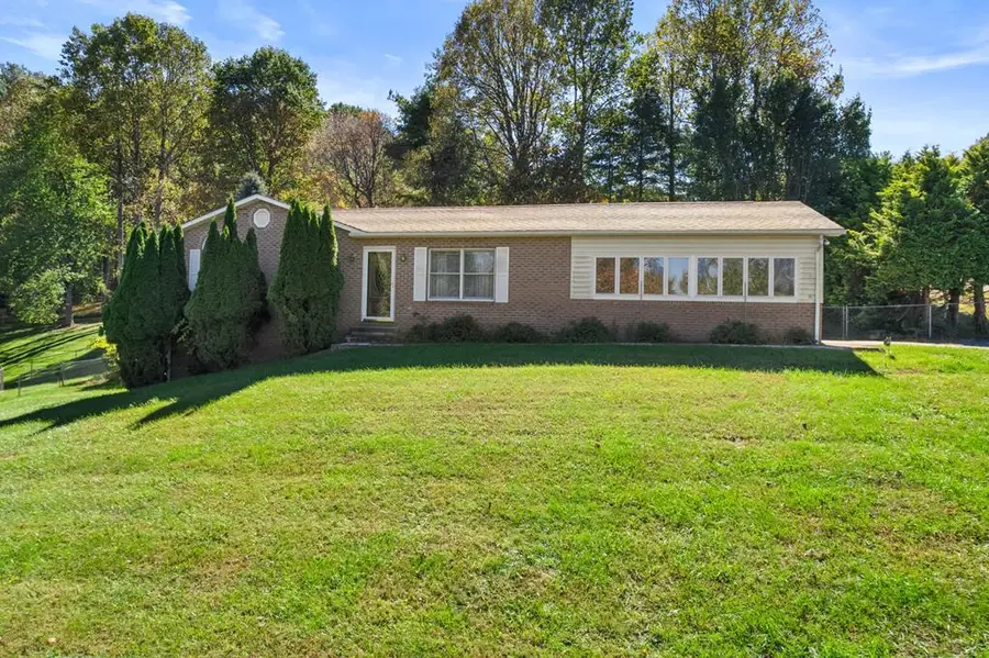 21 Cedar Point, Galax, VA 24333 - Image #2