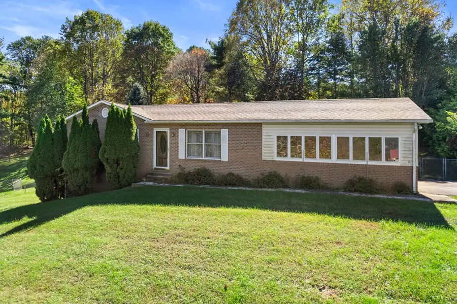 21 Cedar Point, Galax, VA 24333 - Image #3
