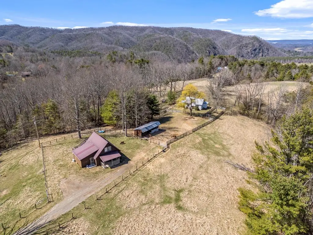 2875 Sylvatus Smith Rd, Hillsville, VA 24343 - Image #1