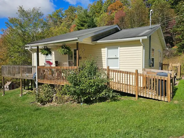 427 SCENIC ROAD, Raven, VA 24639