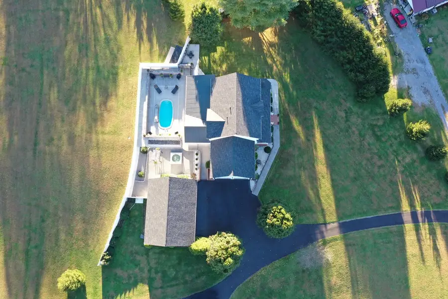 220 220 Easy St, Cedar Bluff, VA 24609 - Image #3