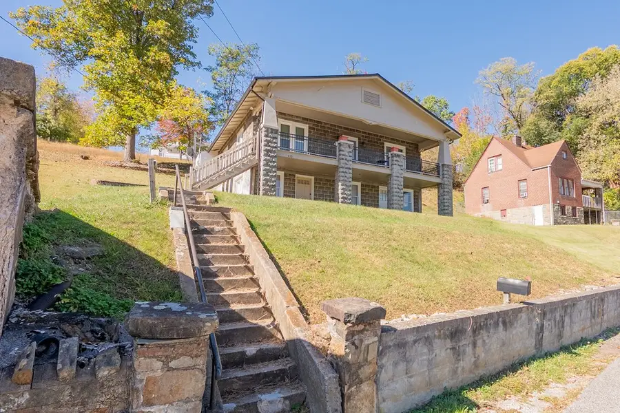 422 Washington Avenue, Pulaski, VA 24301 - Image #2
