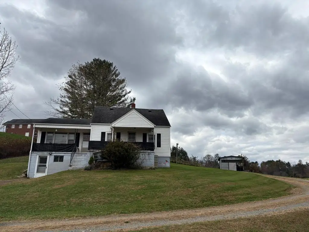 519 Chestnut Drive, Galax, VA 24333 - Image #1