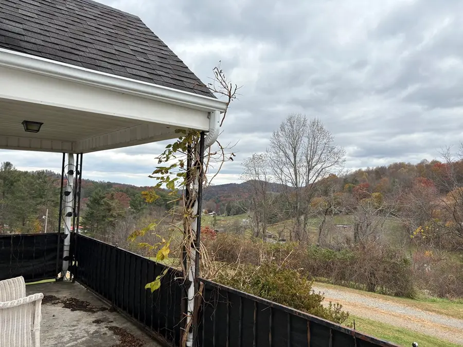 519 Chestnut Drive, Galax, VA 24333 - Image #2