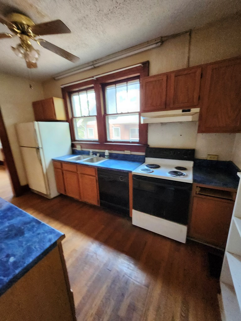 315 Washington Ave, Pulaski, VA 24301 - #3
