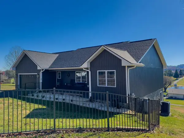 24 Fairway Village, Galax, VA 24333