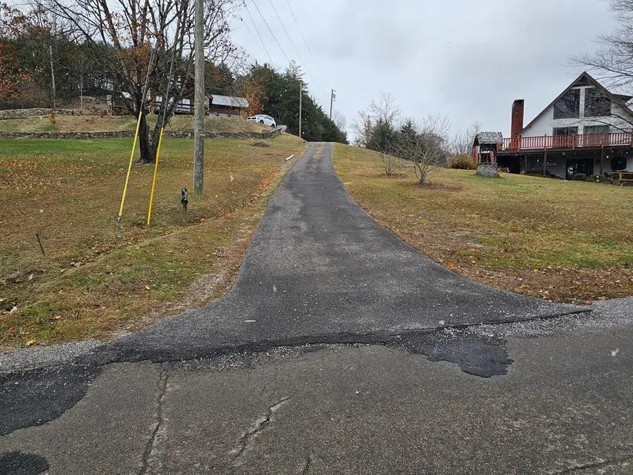 493 Banners Corner Rd, Castlewood, VA 24224 - Image #2