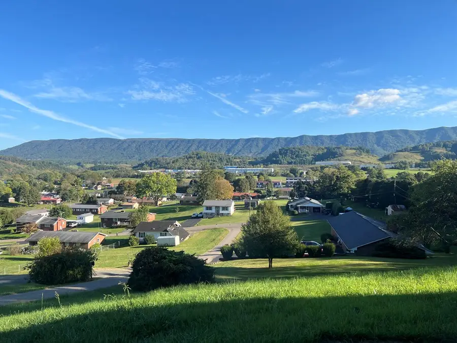 147 Edgar Street, Lebanon, VA 24266 - Image #2