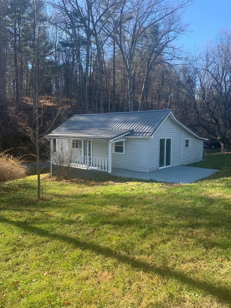 109 Vine St, Galax, VA 24333 - Image #1