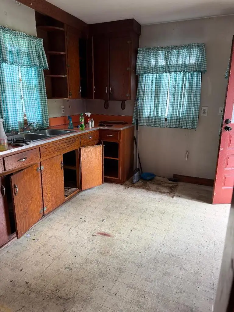 1022 Main Street, Marion, VA 24354 - #3