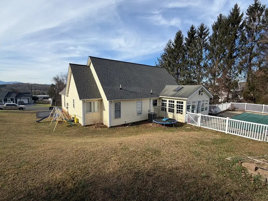 120 Sherry Lane, Galax, VA 24333 - Image #3