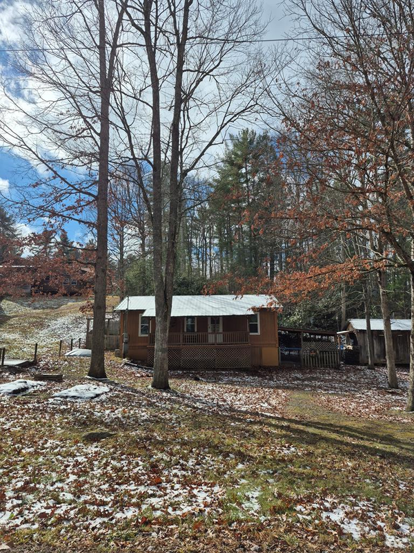 164 Deer Hollow Rd, Sugar Grove, VA 24375