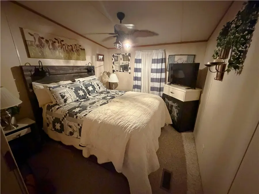 671 Phillipi Hollow Rd, Atkins, VA 24311 - Image #3