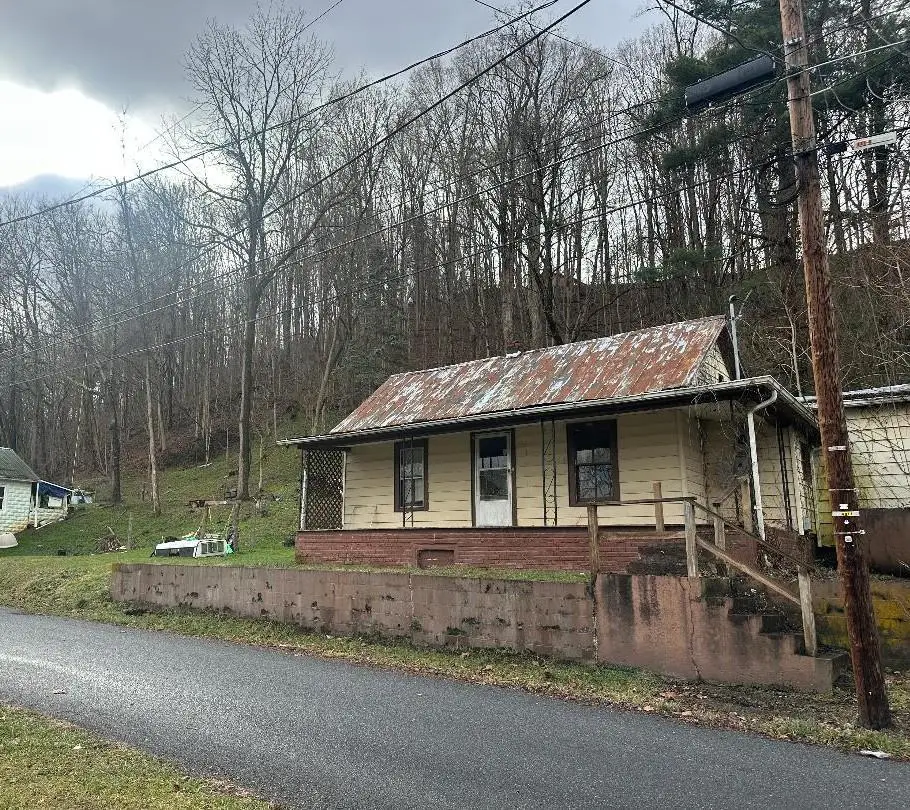 656 Spruce Street, Marion, VA 24354 - #1