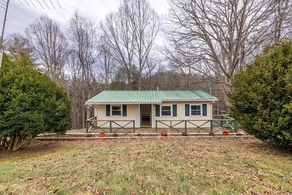 6201 Double Cabin Road, Hillsville, VA 24343 - Image #1