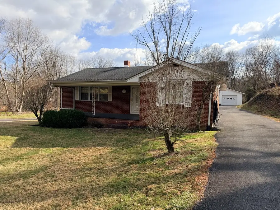 640 W Lee Hwy, Chilhowie, VA 24319 - Image #3