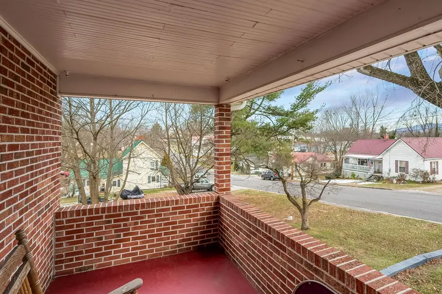 490 Jefferson St, Wytheville, VA 24382 - Image #3
