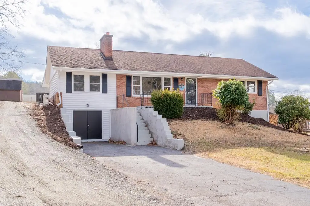 109 Robinhood Rd, Galax, VA 24333 - Image #1