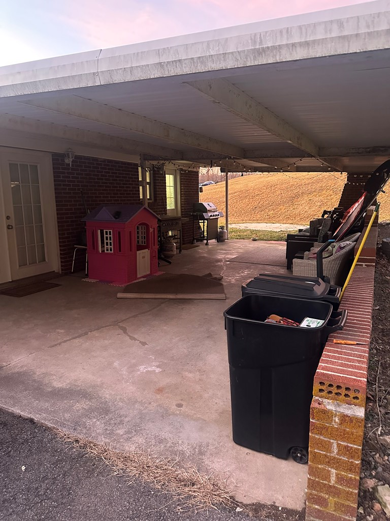 120 Stapleton St, Pounding Mill, VA 24637 - Image #2