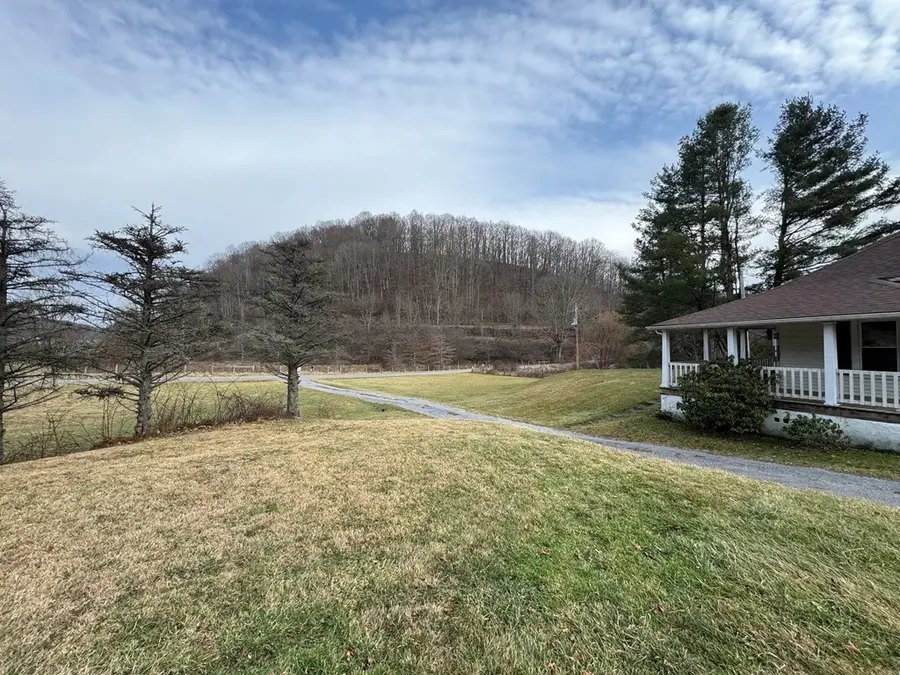 3737 Witten's Mill, North Tazewell, VA 24630 - Image #3