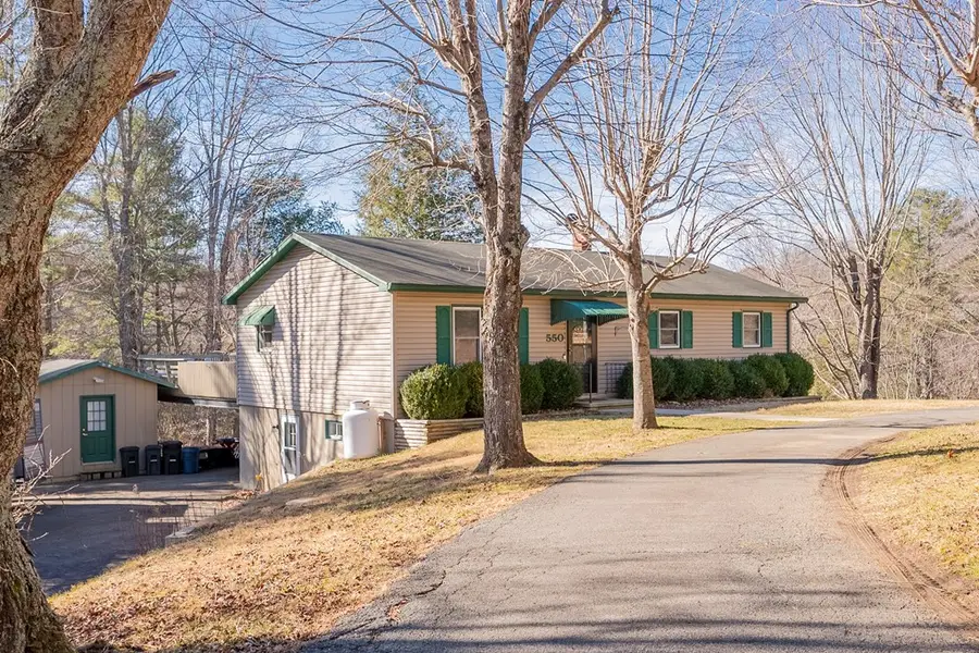 550 Dogwood Dr, Hillsville, VA 24343 - Image #2