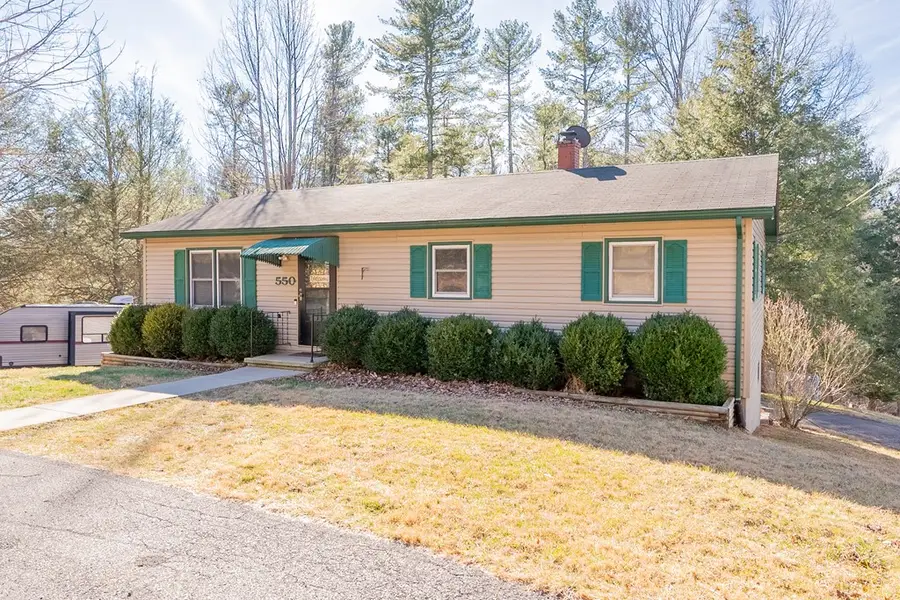 550 Dogwood Dr, Hillsville, VA 24343 - Image #3