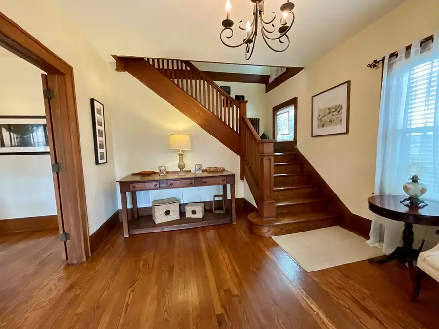 208 S Main St, Hillsville, VA 24343 - Image #2