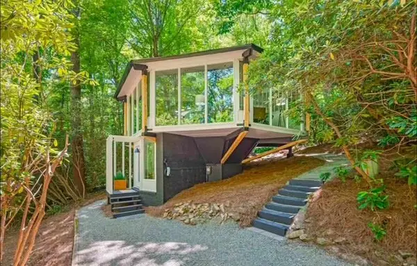 65 Crooked White Oak Tr, Hillsville, VA 24343-2035