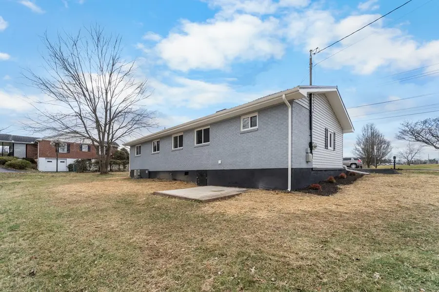 130 Utah St, Bristol, VA 24201 - #3