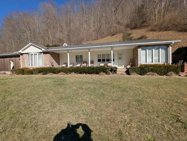 1332 GP Branch Road, Vansant, VA 24656