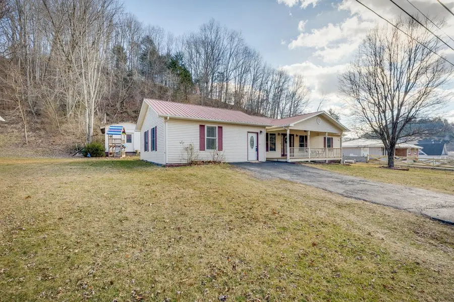 152 Country Oaks Drive, Honaker, VA 24260 - #2