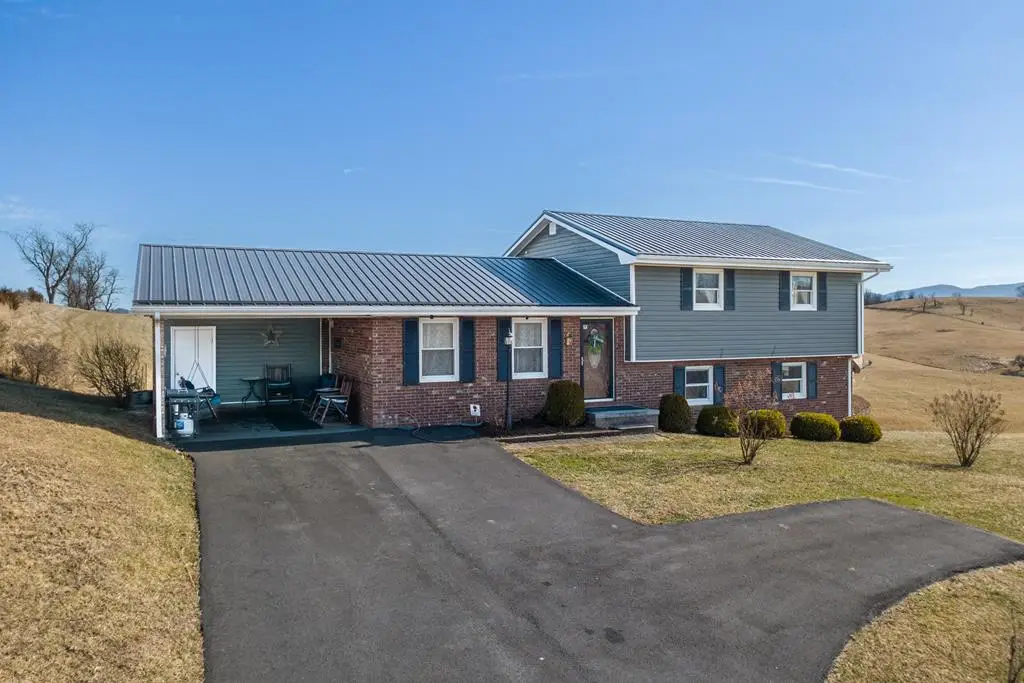 417 Pioneer Rd, Marion, VA 24354 - Image #1