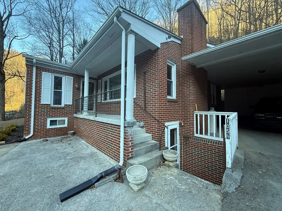1059 Shady Lane St, Grundy, VA 24614 - Image #2