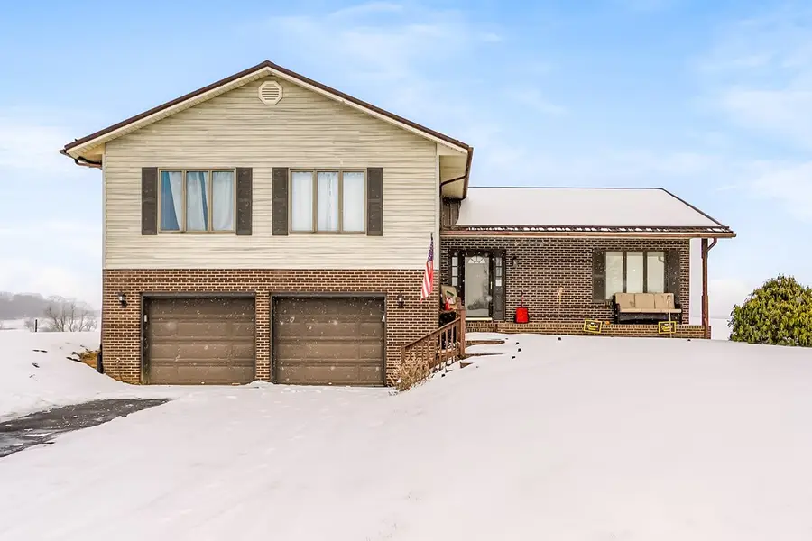 3858 Bainbridge Dr, Pulaski, VA 24301 - Image #2