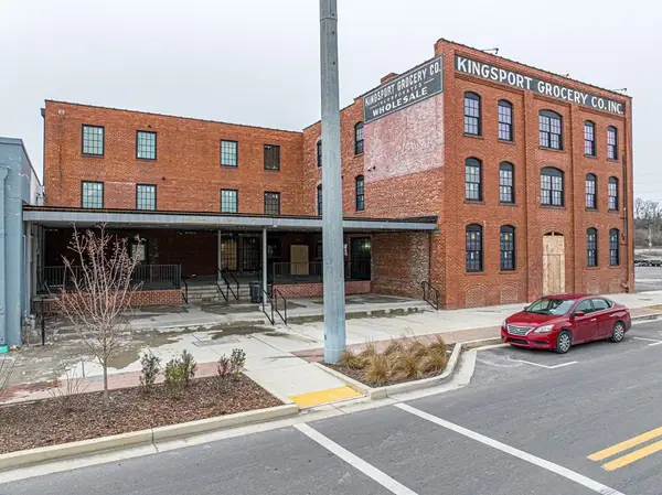 453-400 E. Main St., Kingsport, TN 37660