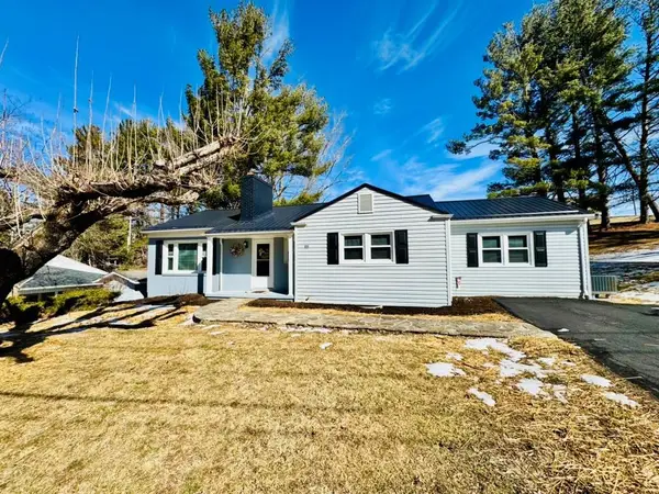 119 Circle Dr, Galax, VA 24333