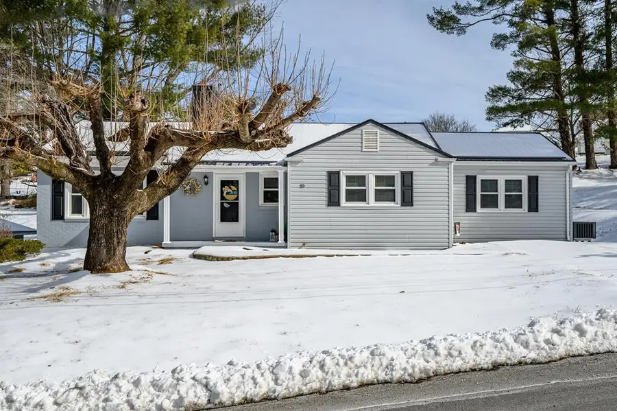 119 Circle Dr, Galax, VA 24333 - #2