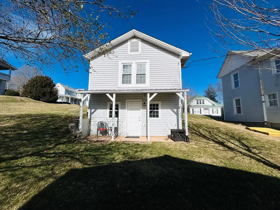409 1/2 Grayson St, Galax, VA 24333 - #3